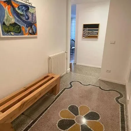 All'otto Nel Cuore Della Citta