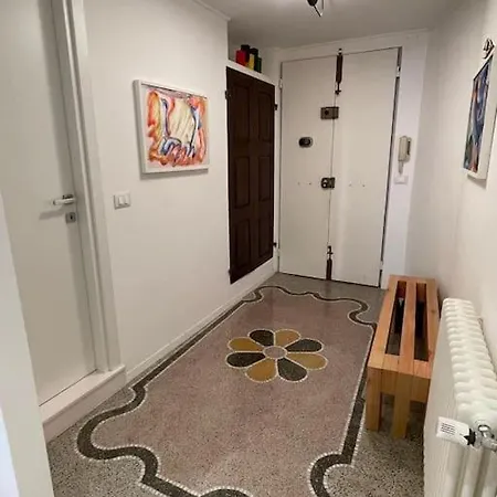 All'otto Nel Cuore Della Citta