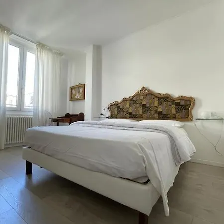 All'otto Nel Cuore Della Citta